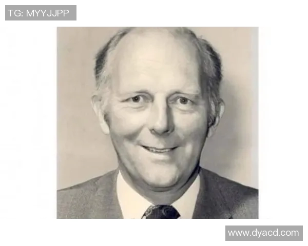 亚当斯的传奇人生与影响力探索：从历史人物到现代文化象征的演变之路